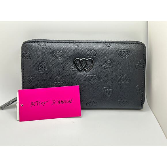 Betsey Johnson Zip Around Heart Black Embossed Wallet wristlet - Picture 1 of 6